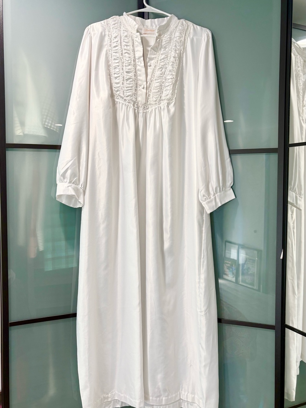 Vintage 70s Barbizon Brushed Back Satin Nightgown White Pink Shimmer Cottagecore